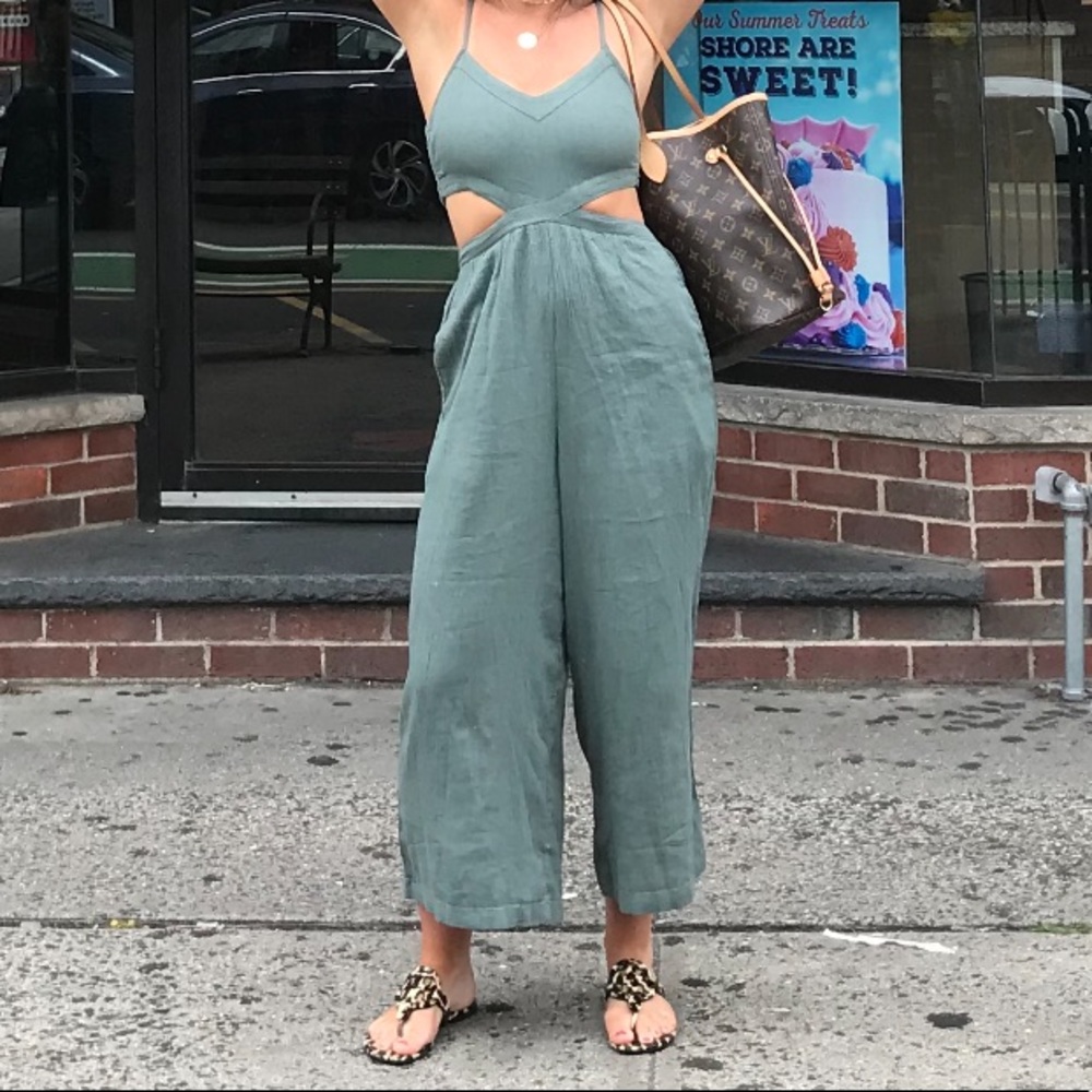 Aerie cut out jumpsuit olive green - XS